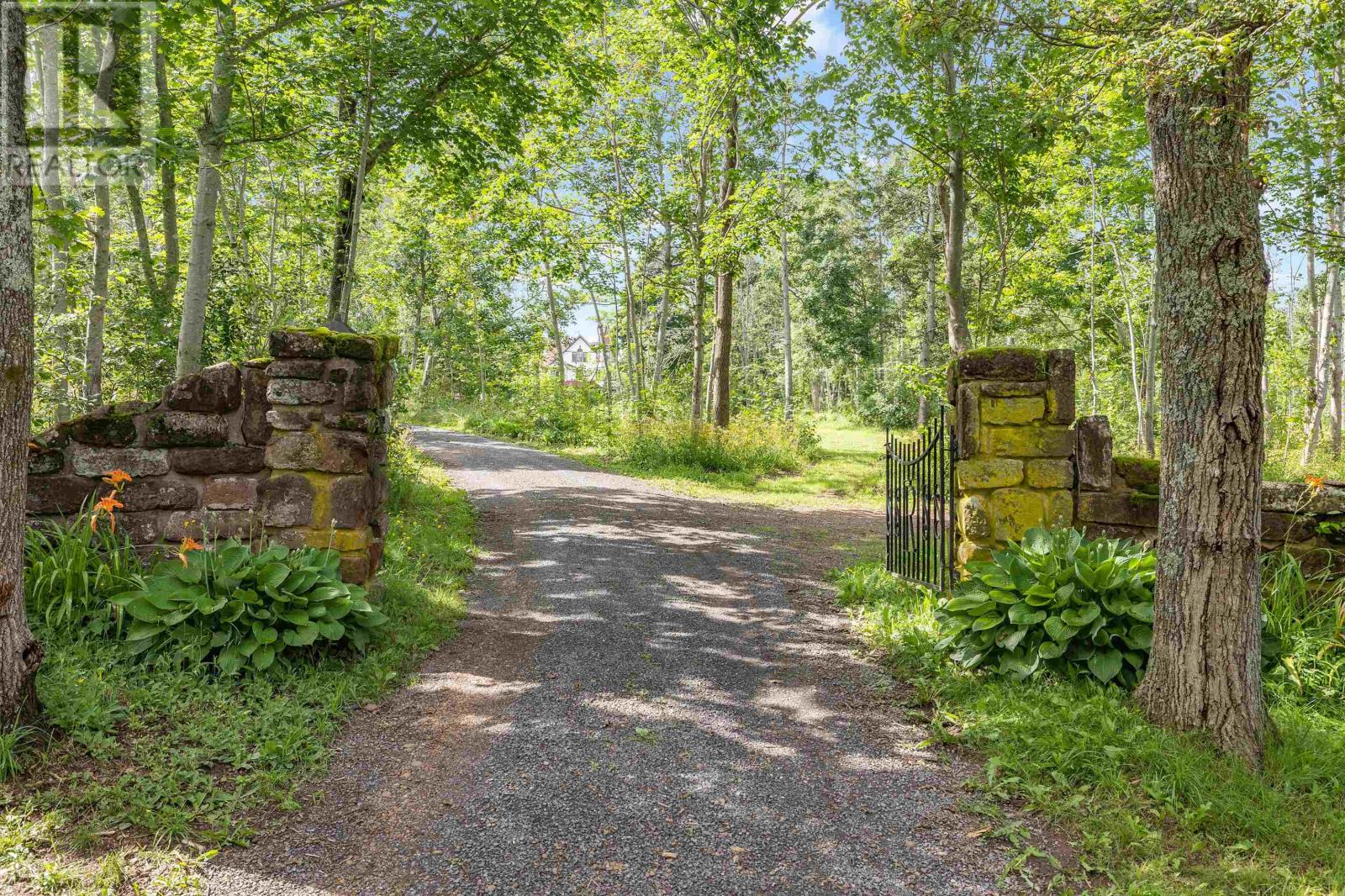9 East Royalty Road, Georgetown, Prince Edward Island  C0A 1L0 - Photo 3 - 202418386