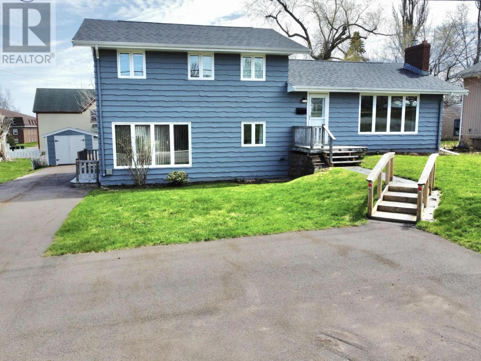34 Mackay Drive, Charlottetown, Prince Edward Island  C1A 5W3 - Photo 1 - 202511006