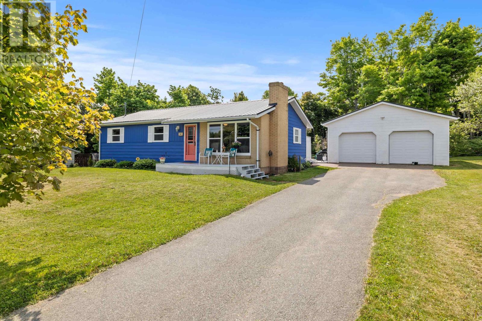 28 Macintosh Drive, Stratford, Prince Edward Island  C1B 1K5 - Photo 1 - 202514026